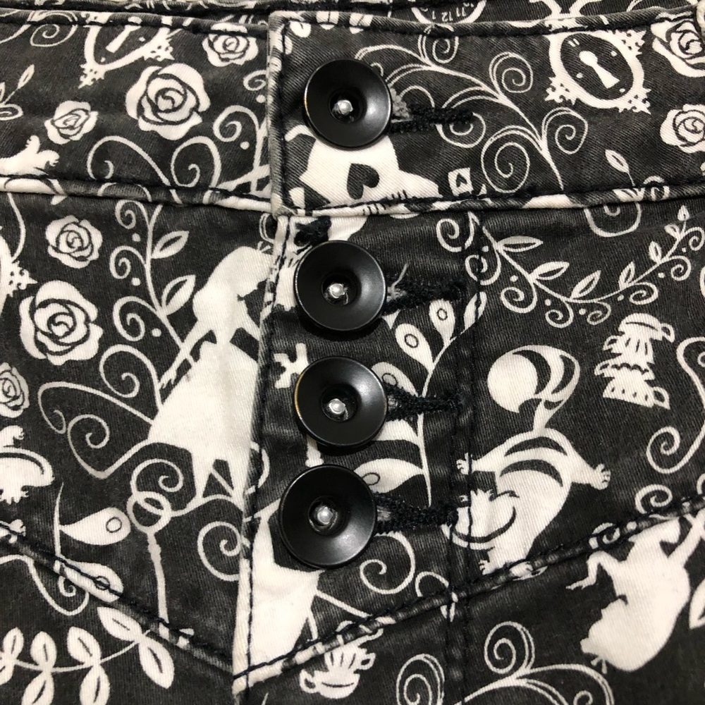 Disney Shorts Size 3 - Picture 3 of 9